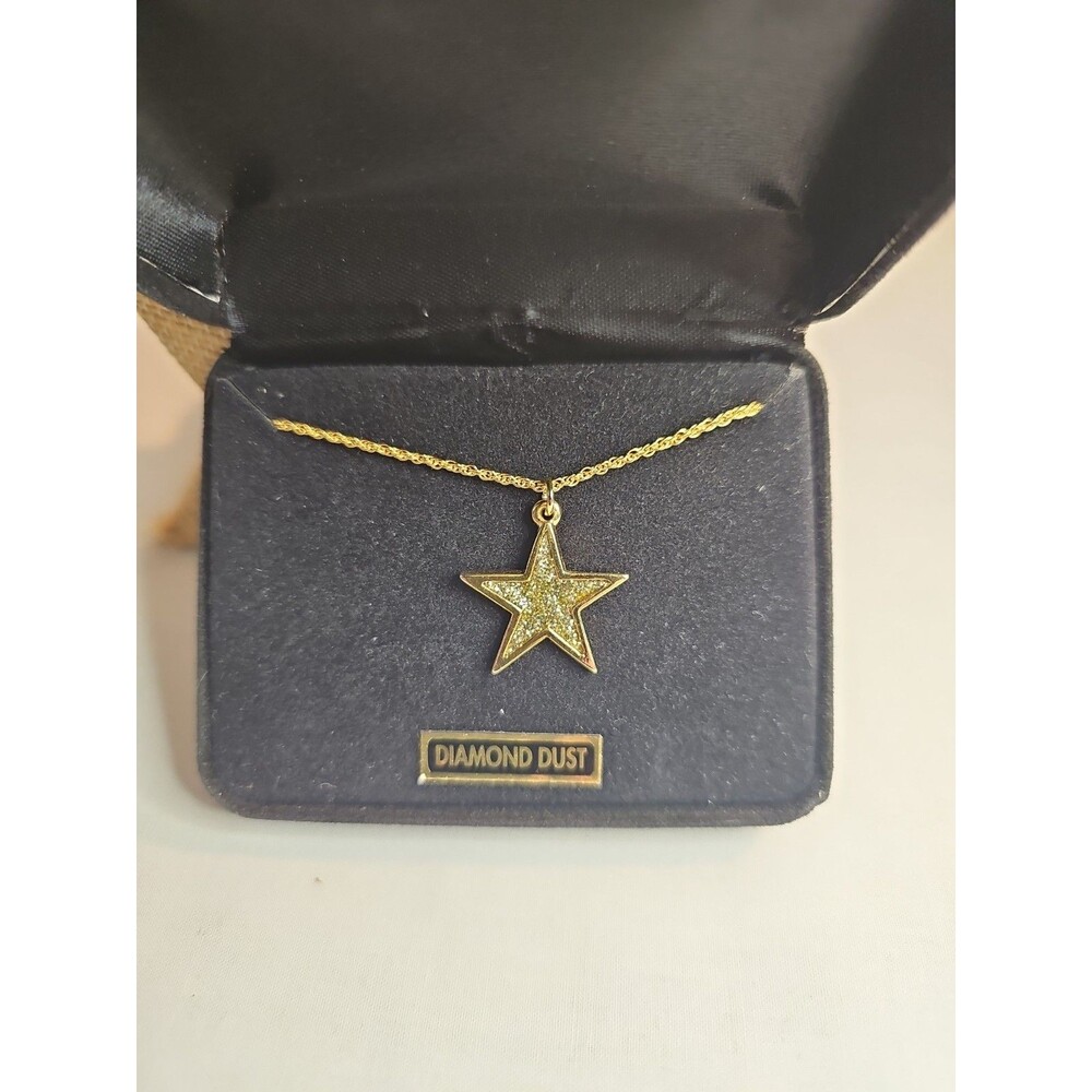 Vintage Gold Tone Diamond Dust Star Necklace jjl usa 18"